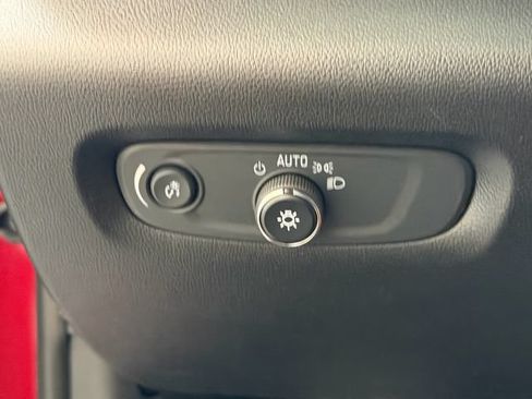 Used 2023 Chevrolet Traverse RS FWD image 24