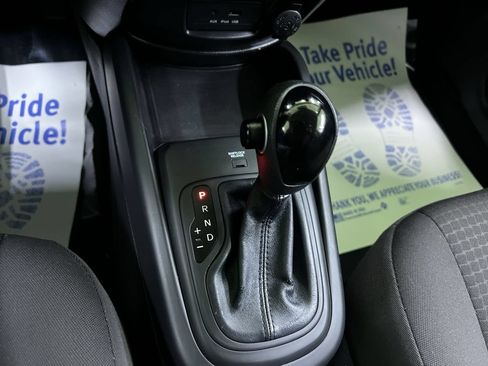 Used 2013 Kia Soul FWD image 23