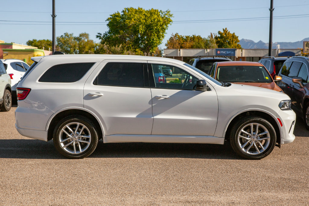 Used 2025 Dodge Durango GT AWD/4WD image 4