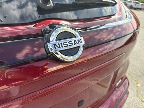 Used 2021 Nissan Kicks SR w/ Exterior Package FWD image 7