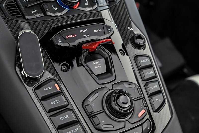 Used 2020 Lamborghini Aventador SVJ AWD/4WD image 57