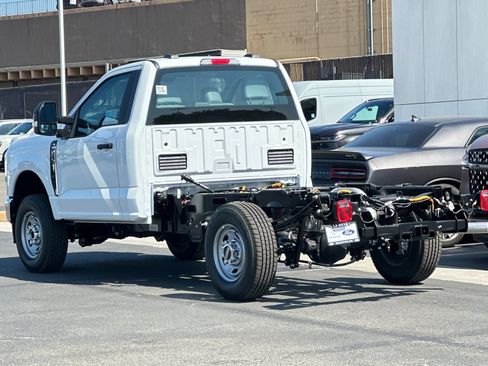New 2026 Ford F250 XL w/ XL Chrome Package AWD/4WD image 5