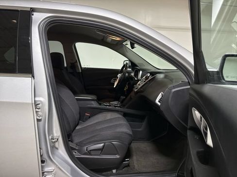 Used 2017 Chevrolet Equinox LT w/ Convenience Package FWD image 21