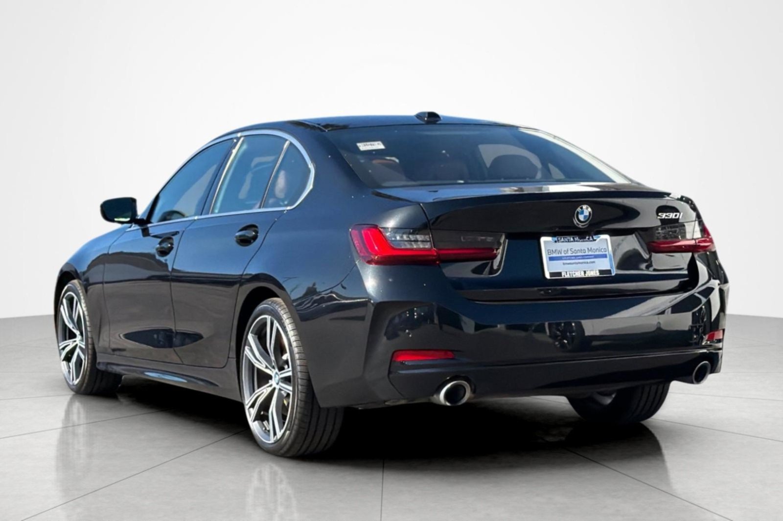 Used 2024 BMW 330i Sedan w/ Premium Package RWD image 3