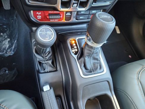 New 2026 Jeep Gladiator Mojave AWD/4WD image 13