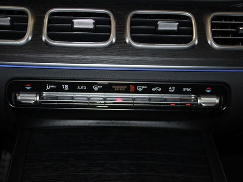 Certified 2026 Mercedes-Benz GLS 450 4MATIC image 32