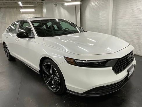 Certified 2025 Honda Accord Sport image 7