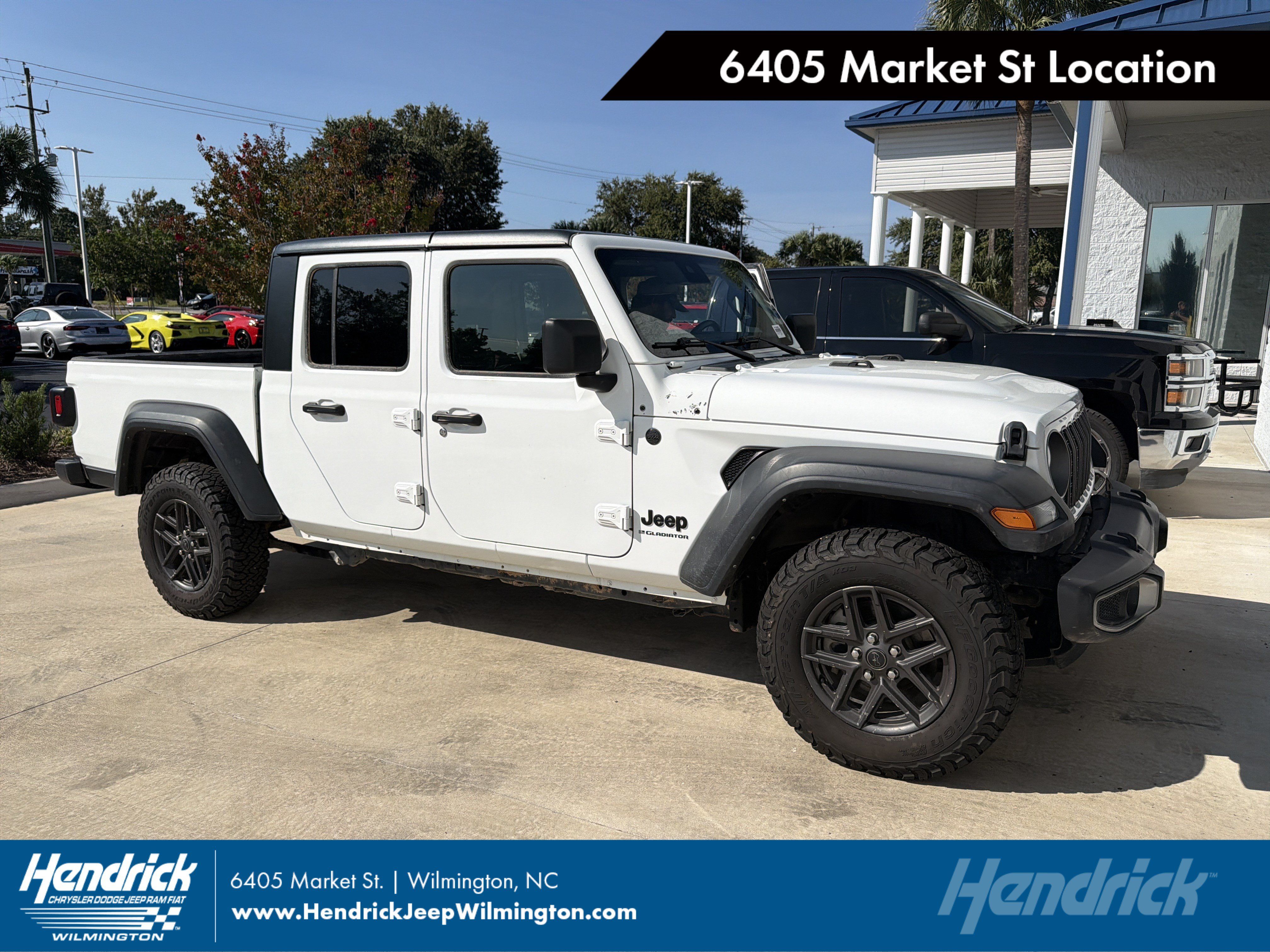 Used 2025 Jeep Gladiator Sport AWD/4WD image 1