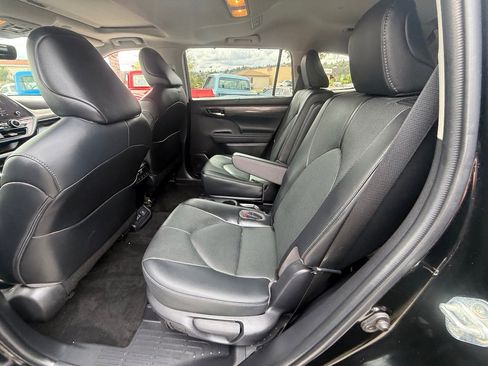 Used 2023 Toyota Highlander Limited AWD/4WD image 13