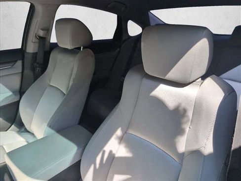 Used 2018 Honda Accord LX image 10
