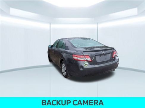 Used 2010 Toyota Camry LE image 4