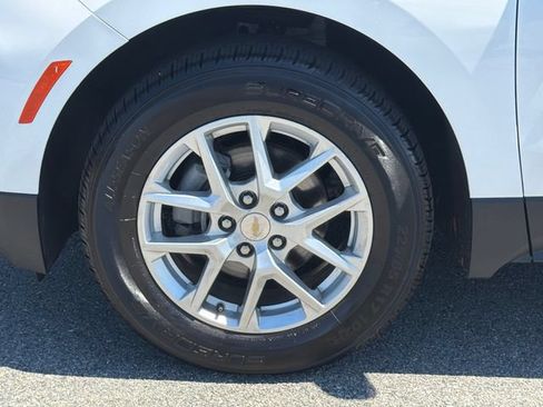 Used 2023 Chevrolet Equinox LT AWD/4WD image 11