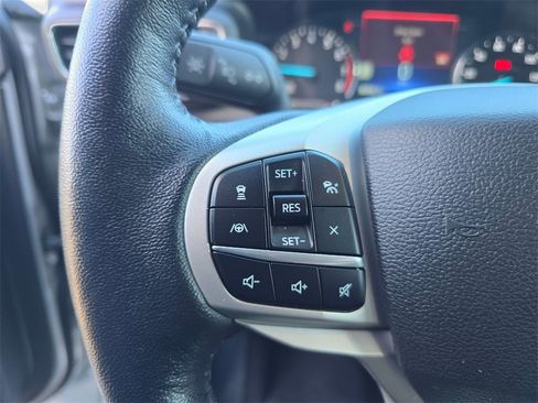 Used 2023 Ford Explorer Limited image 22