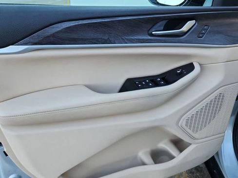 Used 2023 Jeep Grand Cherokee L Limited w/ Luxury Tech Group II image 24