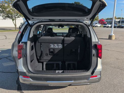 Used 2025 Kia Carnival SX image 20