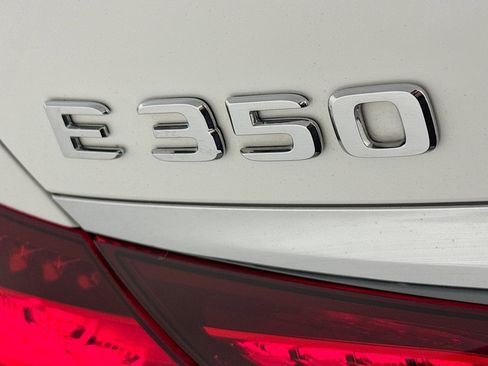 Used 2022 Mercedes-Benz E 350 Sedan image 8
