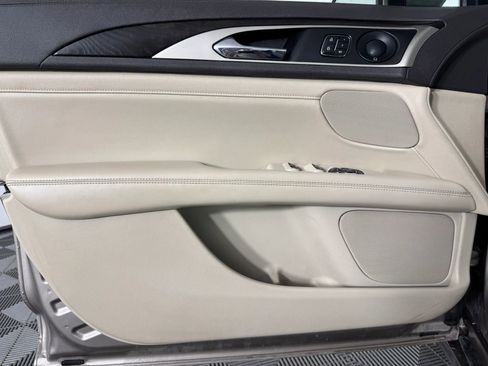 Used 2020 Lincoln MKZ Reserve FWD image 43