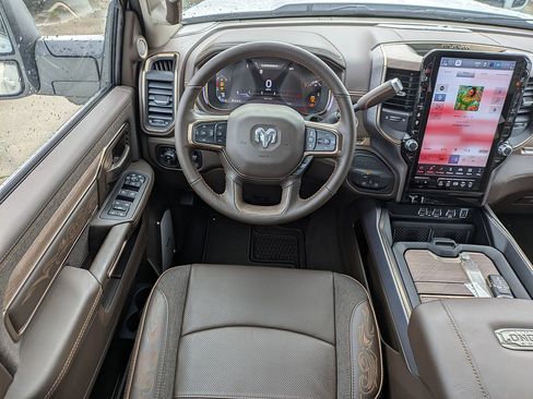 New 2026 RAM 2500 Limited AWD/4WD image 17