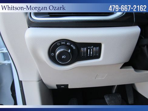 Used 2018 Chrysler Pacifica Touring Plus w/ Tire & Wheel Group image 35