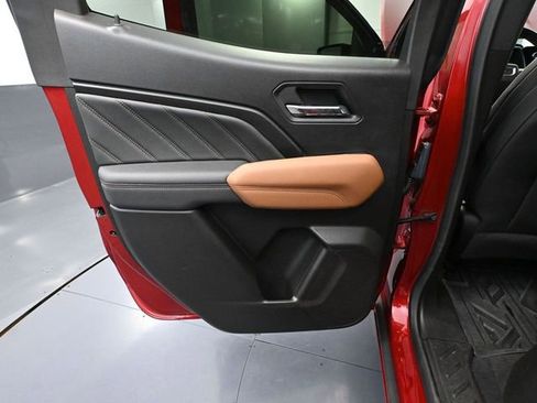 Used 2024 GMC Canyon AT4 w/ AT4 Premium Package image 40