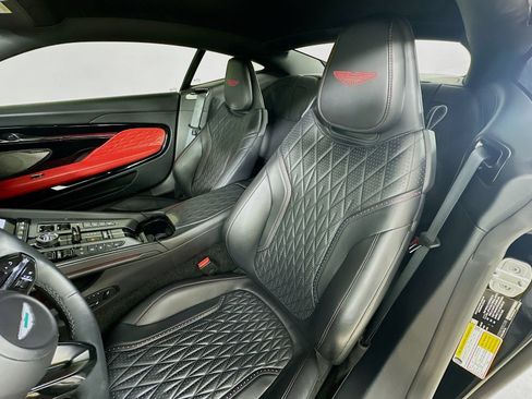 Used 2024 Aston Martin DB12 Coupe RWD image 31