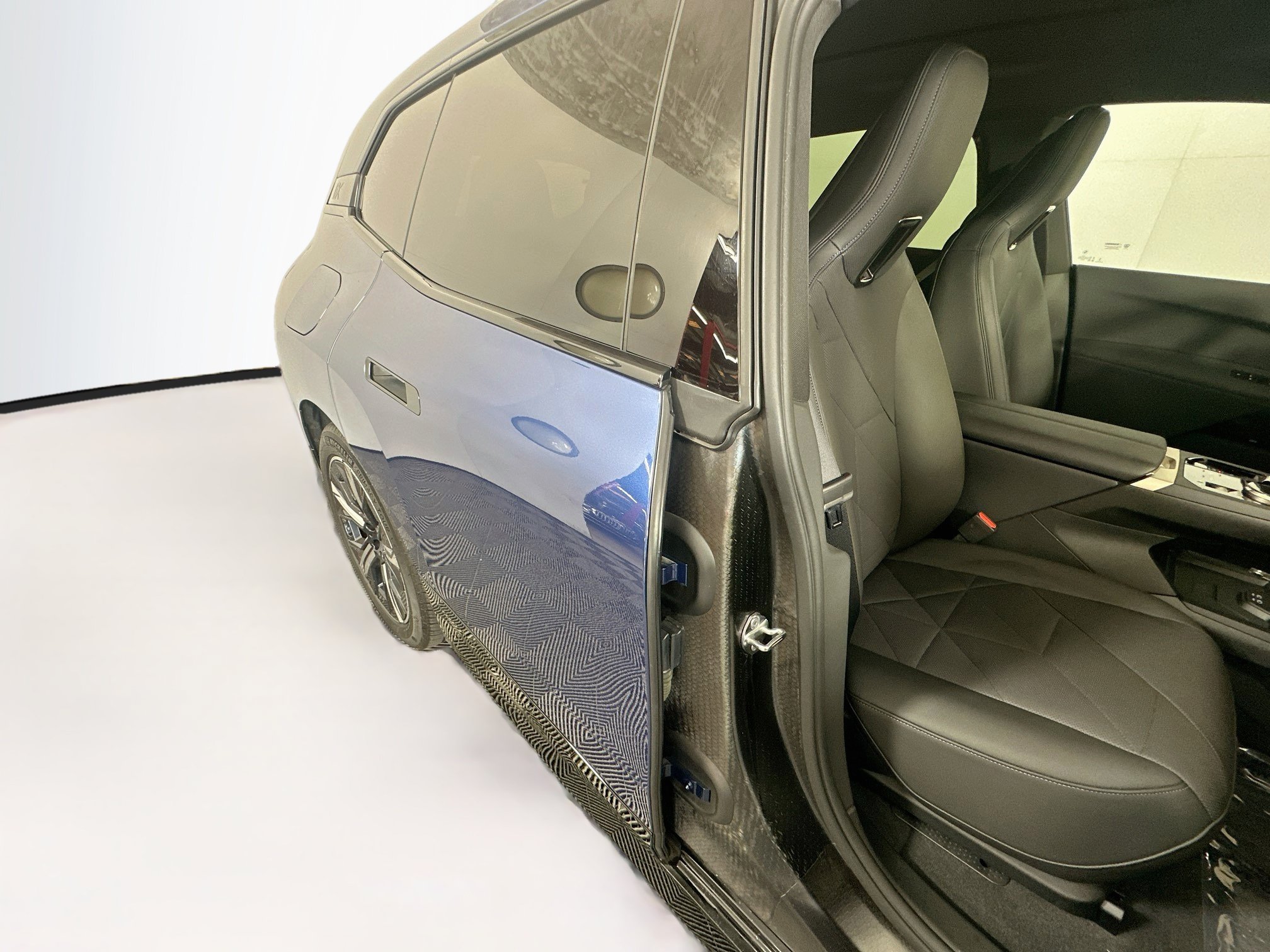 Used 2024 BMW iX xDrive50 w/ Sport Package AWD/4WD image 28