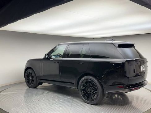 Used 2023 Land Rover Range Rover SE image 6