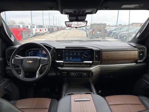 Used 2025 Chevrolet Silverado 3500 High Country w/ High Country Premium Package image 12