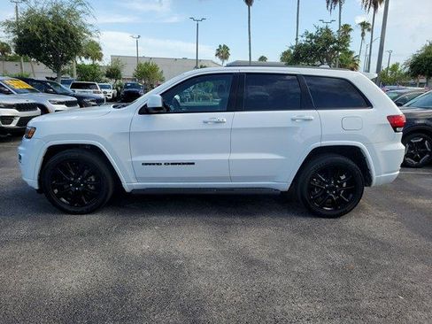 Used 2021 Jeep Grand Cherokee Laredo X RWD image 4