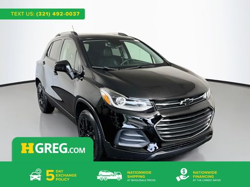 Used 2022 Chevrolet Trax LT w/ Midnight Edition AWD/4WD image 1