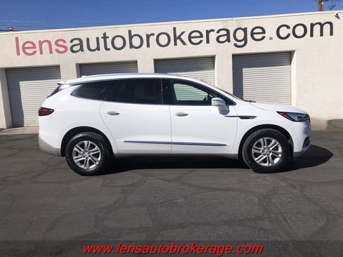 Used 2020 Buick Enclave Essence image 1