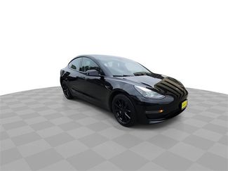 Used 2022 Tesla Model 3 Long Range video 2