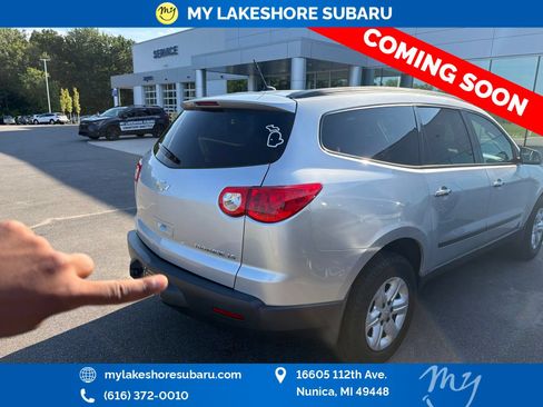 Used 2010 Chevrolet Traverse LS FWD image 7