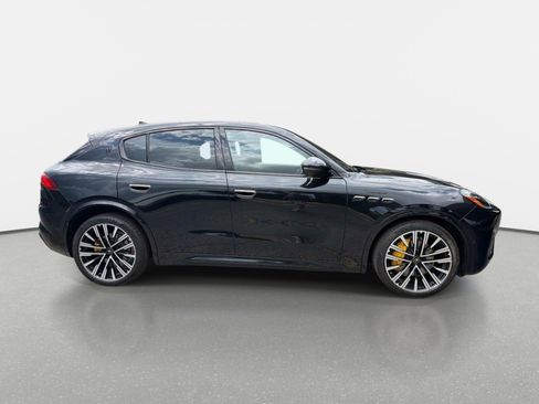 Used 2023 Maserati Grecale Modena AWD/4WD image 2
