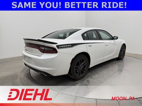 Used 2019 Dodge Charger SXT w/ Plus Group image 7