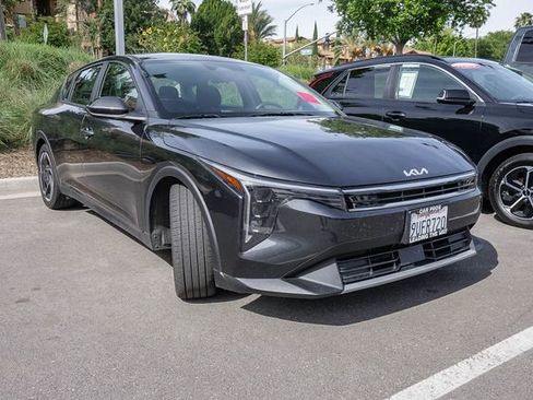 Certified 2025 Kia K4 EX image 2