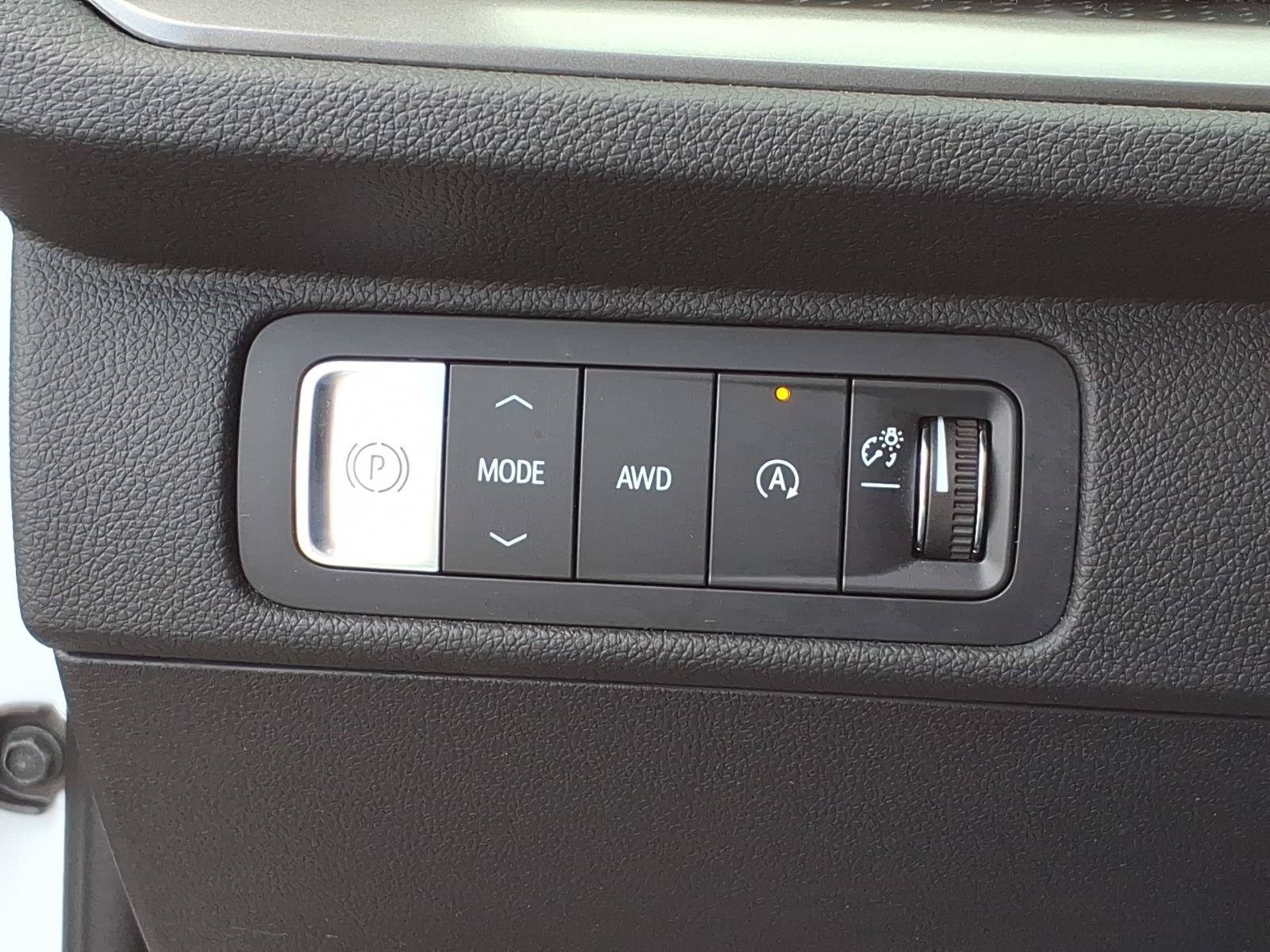 Used 2024 Chevrolet Traverse LT w/ Midnight/Sport Edition AWD/4WD image 20