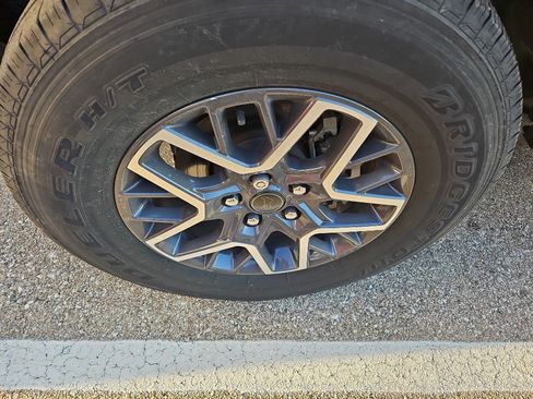 Used 2024 Jeep Wrangler Sahara w/ Technology Group image 5