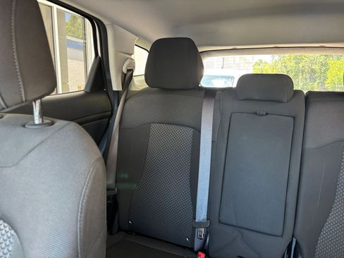 Used 2025 Kia Sportage LX FWD image 39