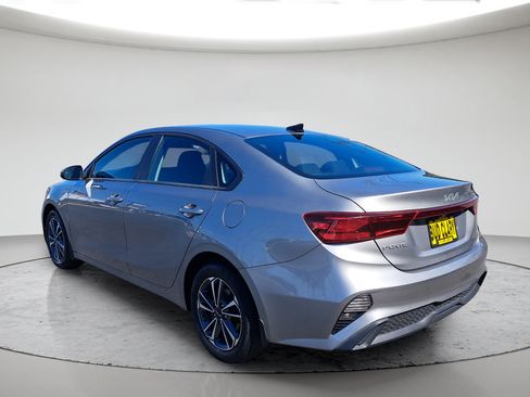 Used 2024 Kia Forte LXS w/ LXS Technology Package FWD image 5