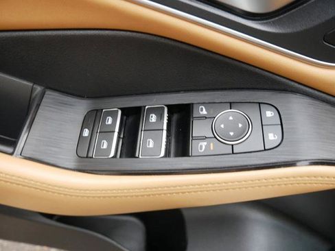 Certified 2023 Nissan Rogue Platinum image 17