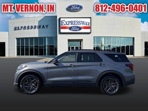 Used 2025 Ford Explorer ST-Line w/ ST-Line Street Pack AWD/4WD image 9