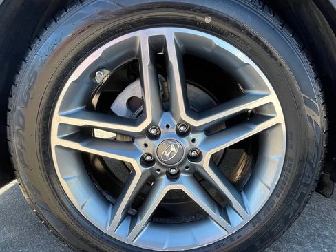 Used 2019 Hyundai Santa Fe XL image 13