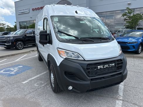 New 2025 RAM ProMaster 2500 w/ Convenience Group image 8
