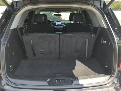 Certified 2023 Ford Explorer XLT w/ Equipment Group 202A RWD image 11