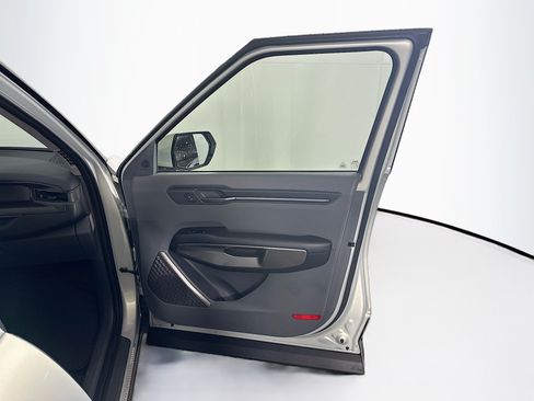 Used 2024 Kia EV9 Light Long Range RWD image 33