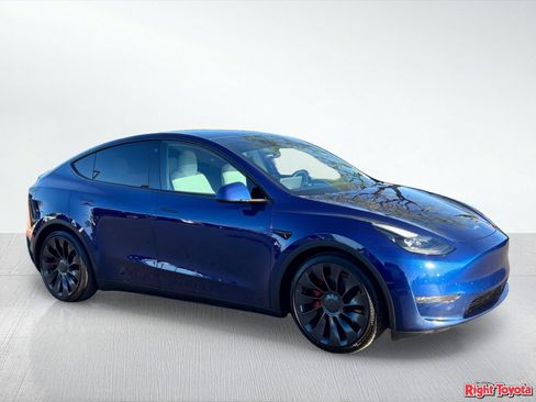 Used 2023 Tesla Model Y Performance AWD/4WD image 8
