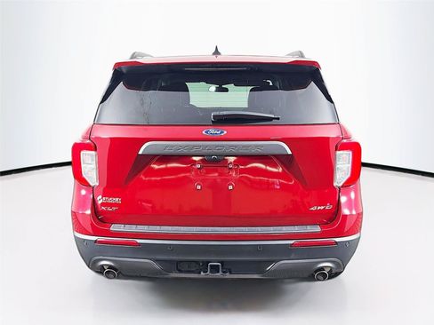 Used 2024 Ford Explorer XLT w/ Equipment Group 202A AWD/4WD image 6