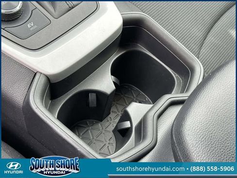 Used 2021 Toyota RAV4 LE image 33