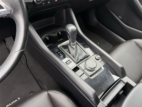 Used 2022 MAZDA MAZDA3 s image 27